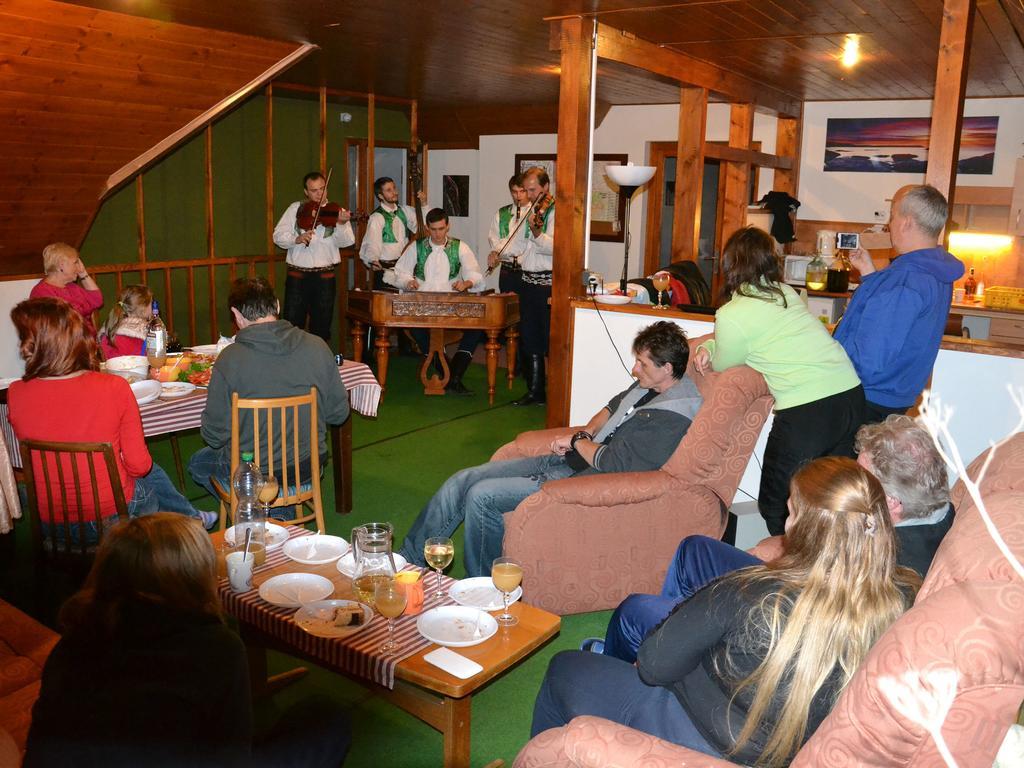 Pod Vapenkami Guest house Straznice
