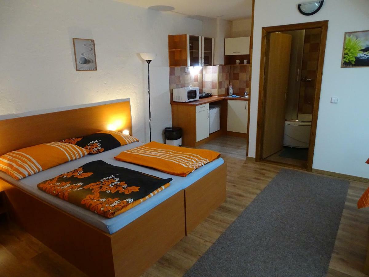 Penzion Pod Vapenkami * Straznice